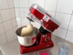 Robot Pétrin Multifonctions 6.3 L - 1200 W - Rouge/Gris Bomann